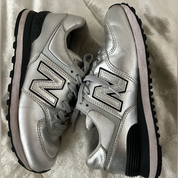 Silver New balance model 574 size 6.5 - Picture 5 of 8